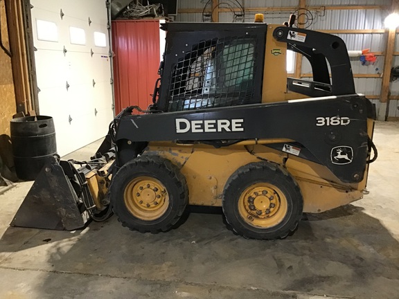 2013 John Deere 318D Skid Steer Loader