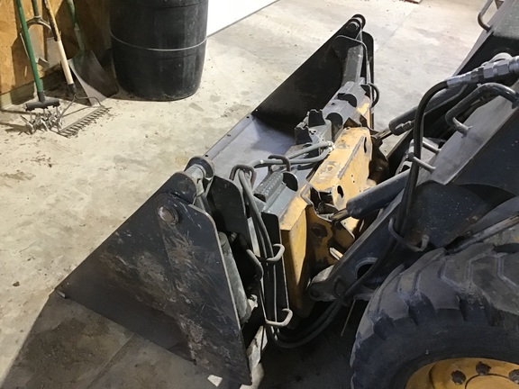 2013 John Deere 318D Skid Steer Loader