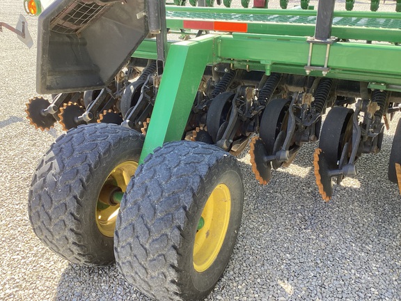 2005 John Deere 1590 Drill