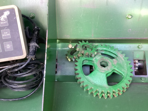 2005 John Deere 1590 Drill