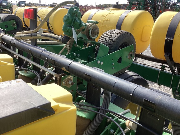 2014 John Deere 1785 Planter