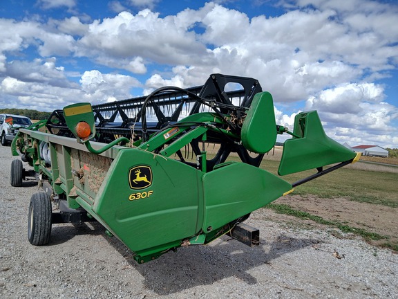 2010 John Deere 630F Header Combine