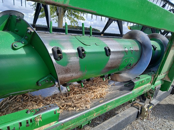 2010 John Deere 630F Header Combine