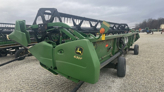 2010 John Deere 630F Header Combine