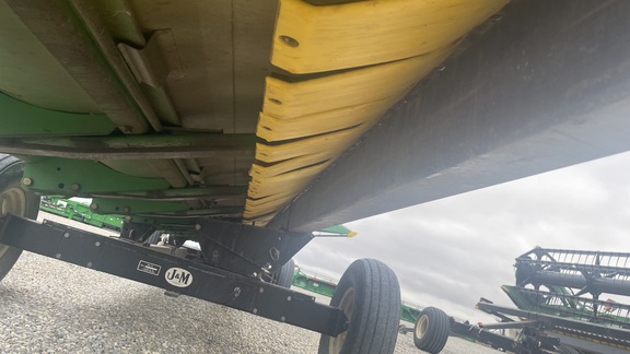 2010 John Deere 630F Header Combine