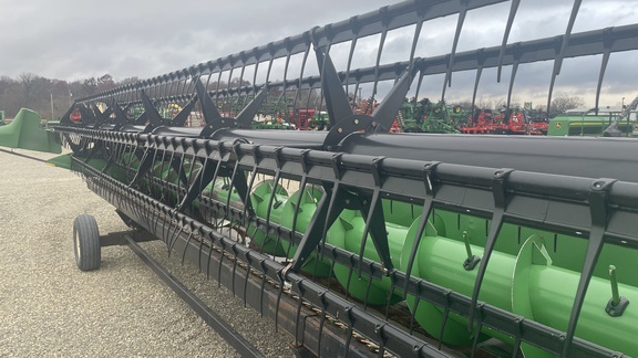 2010 John Deere 630F Header Combine