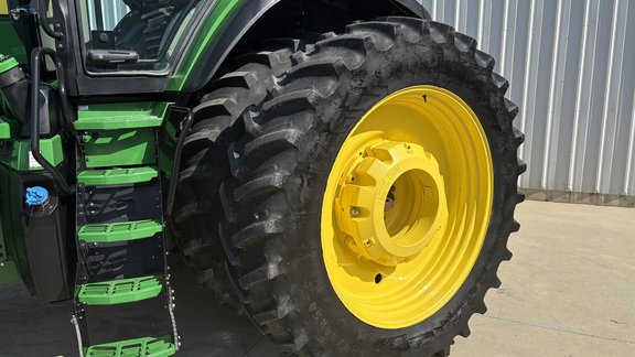 2023 John Deere 8R 340 Tractor