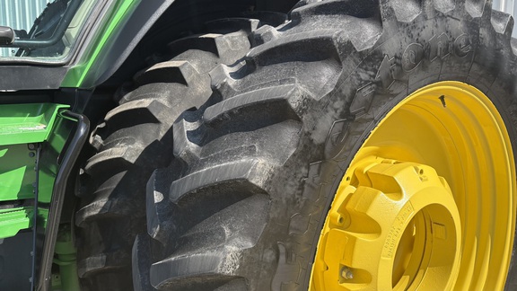 2023 John Deere 8R 340 Tractor