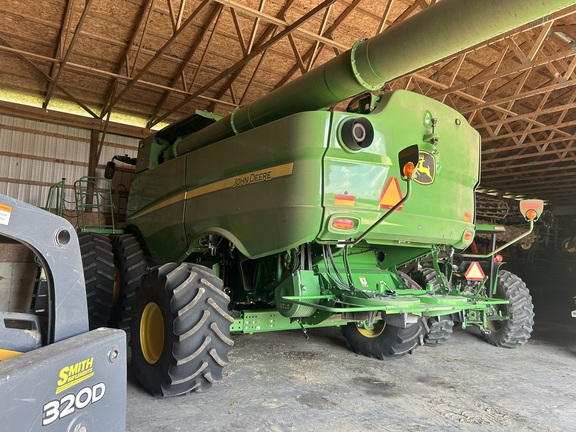 2022 John Deere S780 Combine