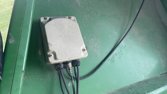 2010 J&M 1325-20S Grain Cart