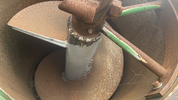 2010 J&M 1325-20S Grain Cart