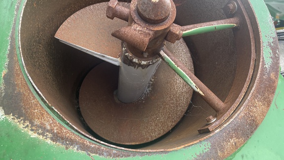 2010 J&M 1325-20S Grain Cart