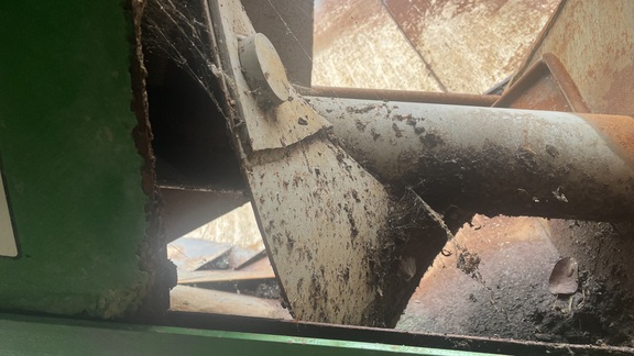 2010 J&M 1325-20S Grain Cart