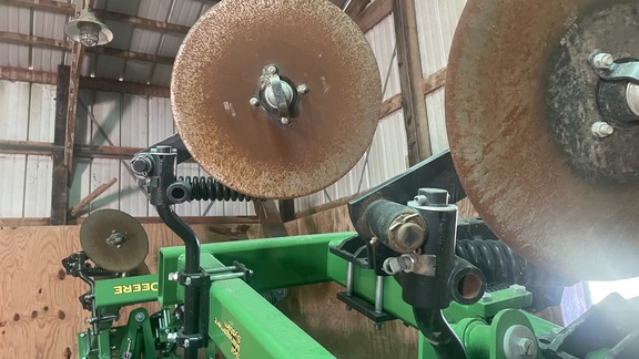 2022 John Deere 2100 Disk Ripper