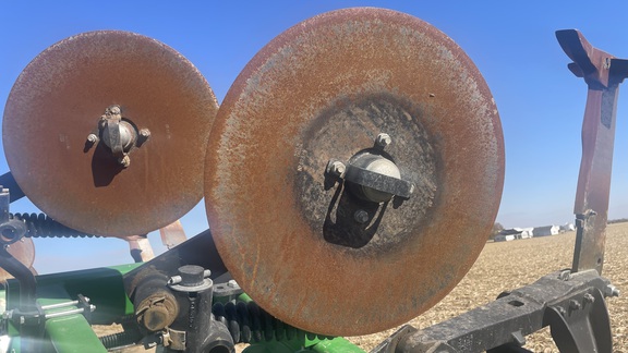 2022 John Deere 2100 Disk Ripper