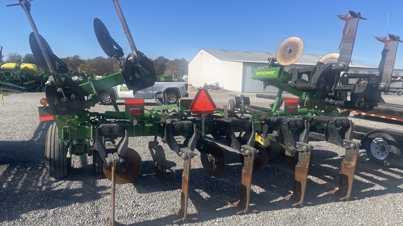 2022 John Deere 2100 Disk Ripper