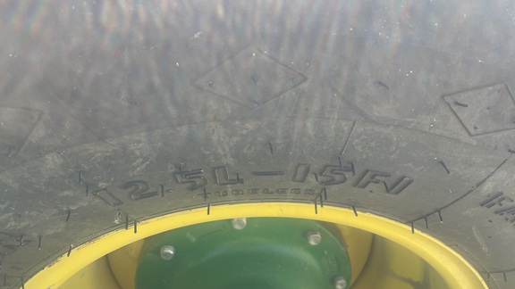 2022 John Deere 2100 Disk Ripper