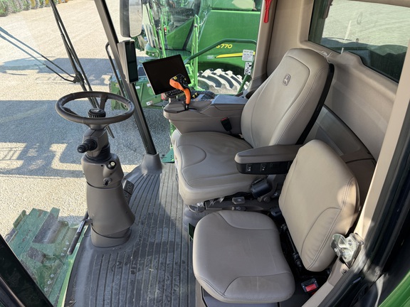 2024 John Deere S780 Combine
