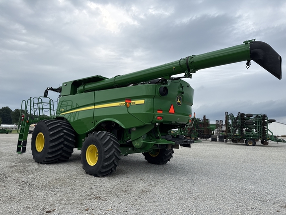 2024 John Deere S780 Combine