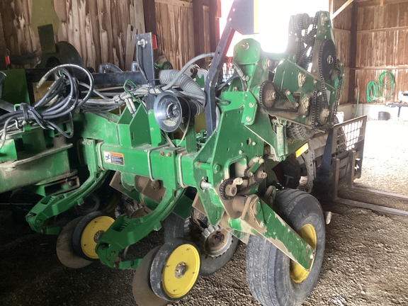 2004 John Deere 1770NT Planter
