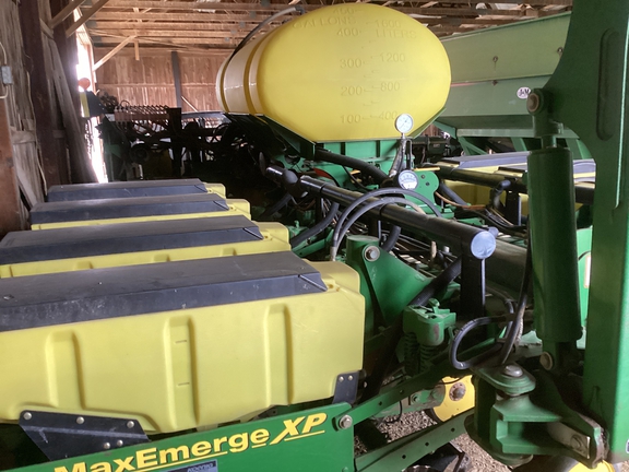 2004 John Deere 1770NT Planter