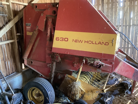 1992 New Holland 630 Baler/Round