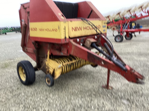 1992 New Holland 630 Baler/Round