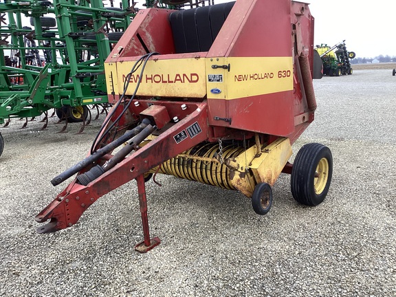 1992 New Holland 630 Baler/Round