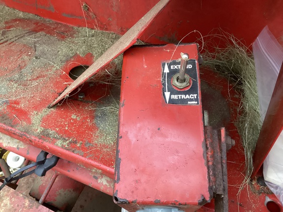 1992 New Holland 630 Baler/Round