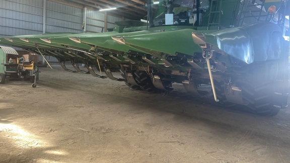 2014 John Deere 608C Header Corn Head