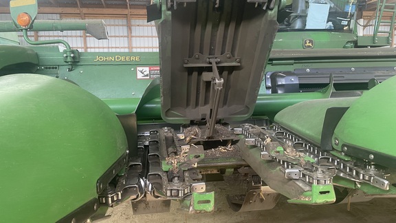 2014 John Deere 608C Header Corn Head