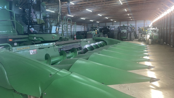 2014 John Deere 608C Header Corn Head