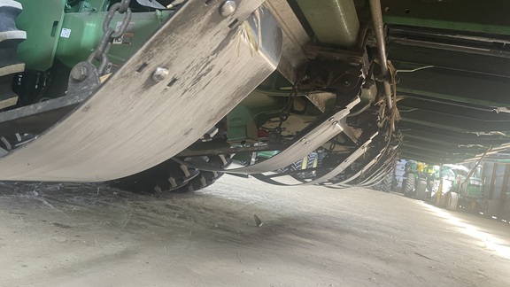 2014 John Deere 608C Header Corn Head