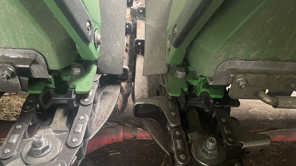 2014 John Deere 608C Header Corn Head