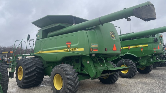 2002 John Deere 9650 STS Combine