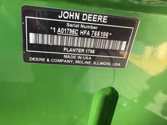 2016 John Deere 1795 Planter