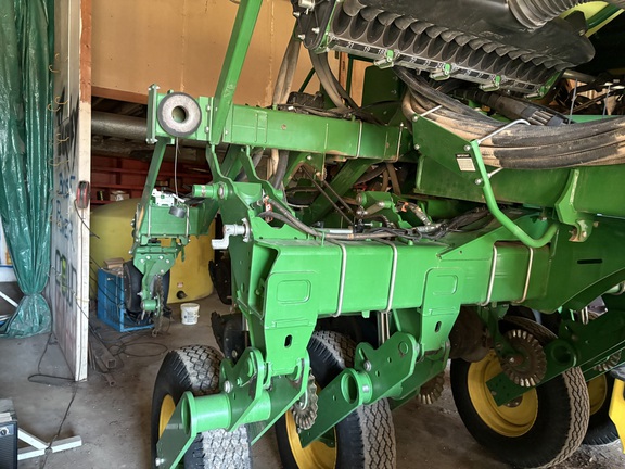2016 John Deere 1795 Planter