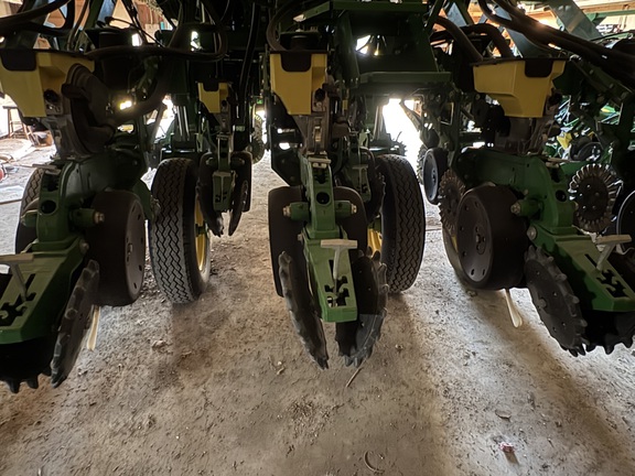 2016 John Deere 1795 Planter