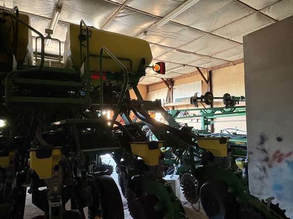 2016 John Deere 1795 Planter