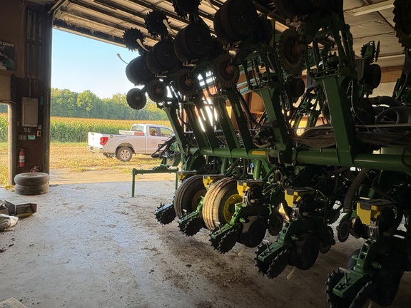 2016 John Deere 1795 Planter