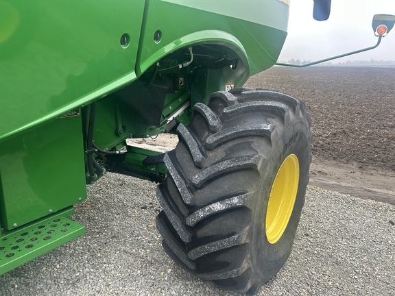 2023 John Deere S780 Combine