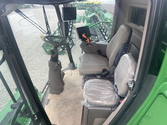 2023 John Deere S780 Combine
