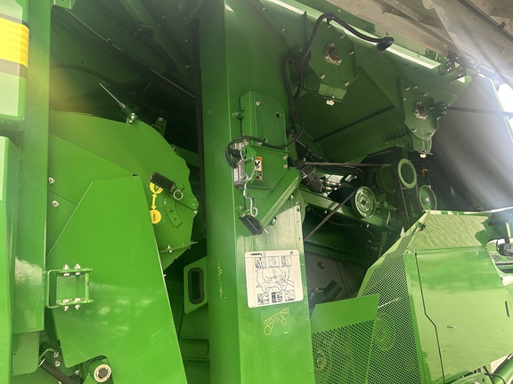 2023 John Deere S780 Combine
