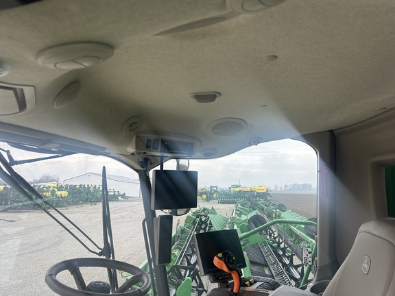 2023 John Deere S780 Combine