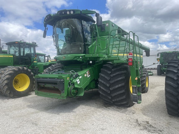 2023 John Deere S780 Combine