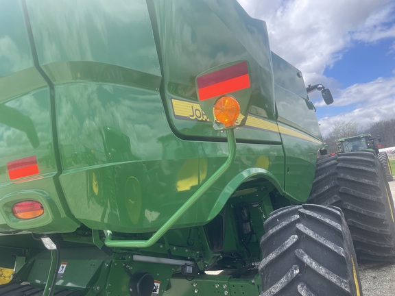 2023 John Deere S780 Combine