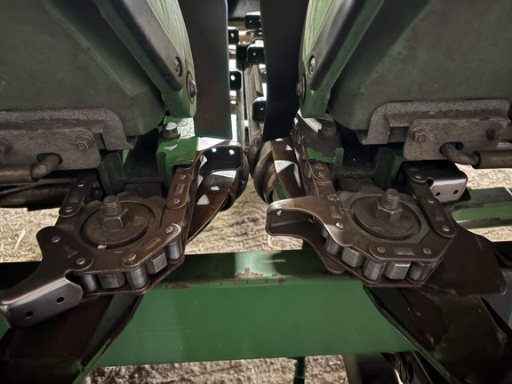 2011 John Deere 612C Header Corn Head