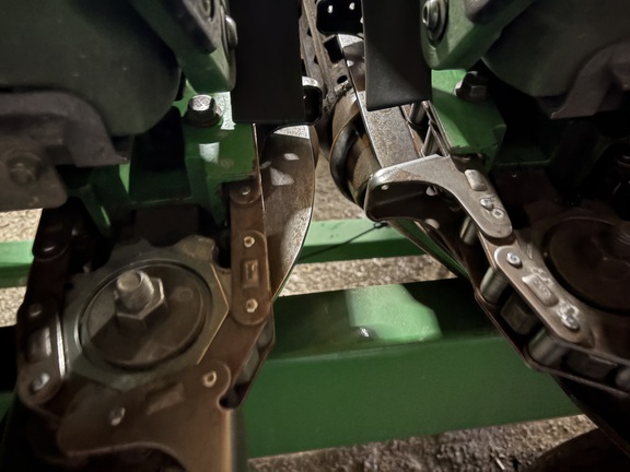 2011 John Deere 612C Header Corn Head