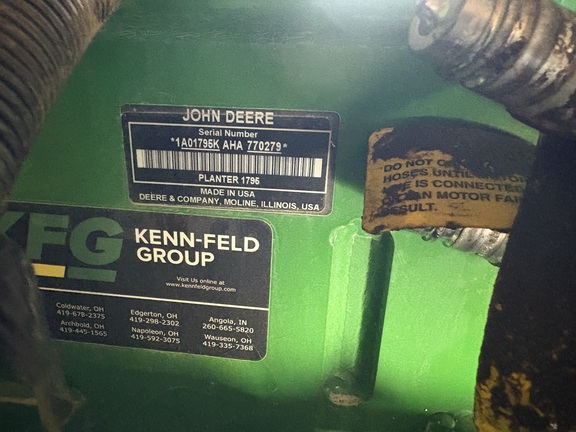 2017 John Deere 1795 Planter
