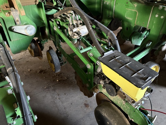 2017 John Deere 1795 Planter